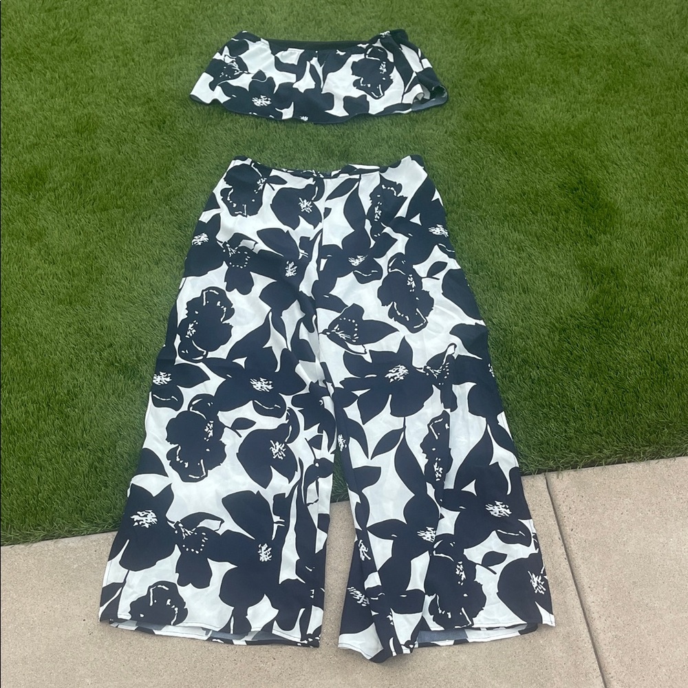 SHEIN Blue and White Floral Wide Leg Pants & Top Set